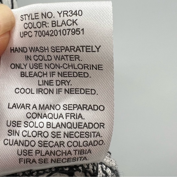 Bila sleeveless top tie front top ladies size M. - Picture 6 of 7